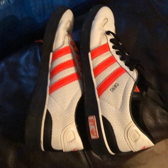 Men’s adidas white and orange adidas shoe - Picture 5 of 5